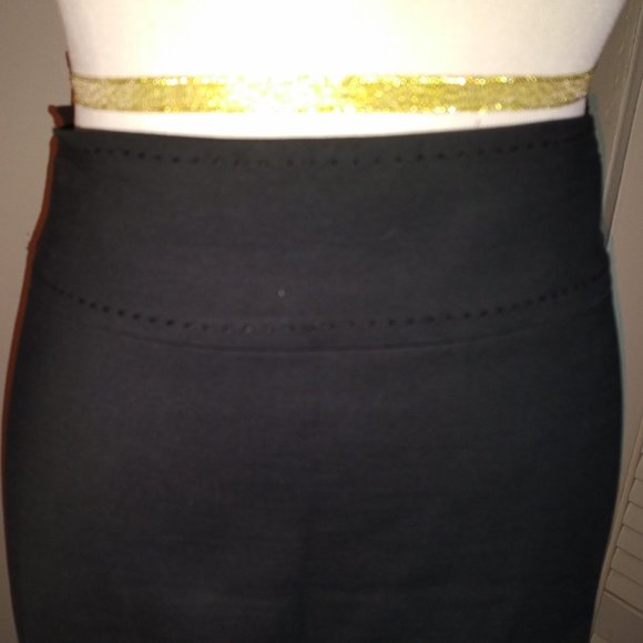 Ellen Tracy Black Pencil Straight Skirt Microfiber Sz 10 Ultra Flattering VGUC - Picture 2 of 5